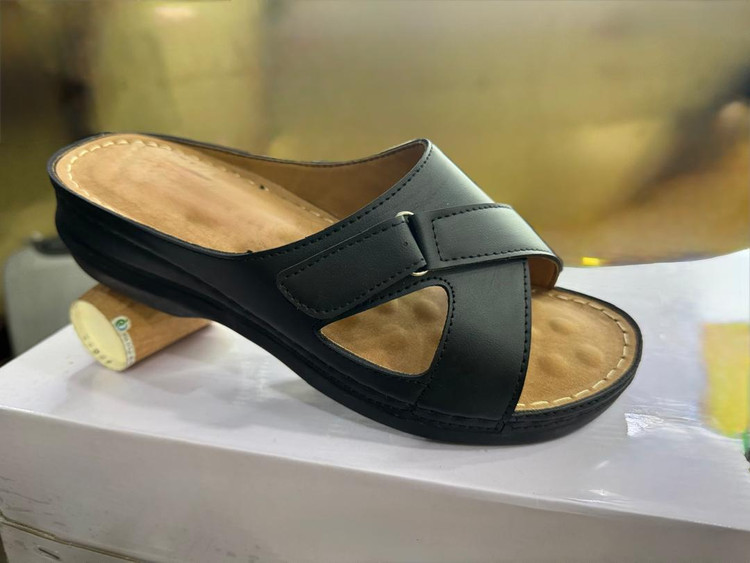خرید اینترنتی صندل طبی اصل راحتی زنانه خارپاشنه دار زیره پی یو سبک کد ۱۱۲