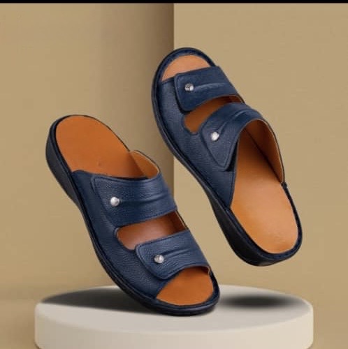 دمپایی رنگ مشکی